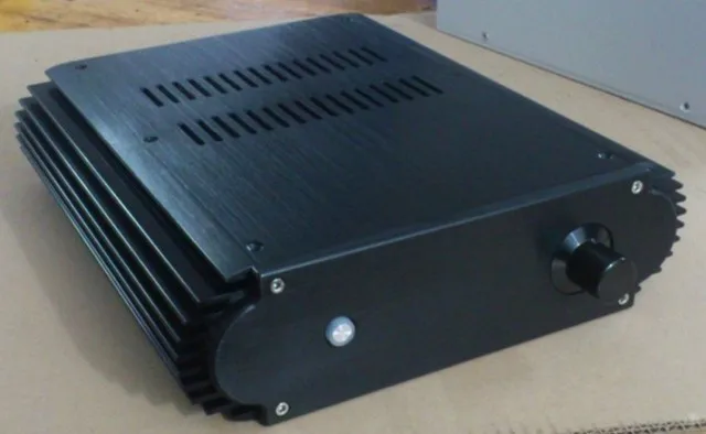 Heat dissipation on both sides, all-aluminum amplifier chassis