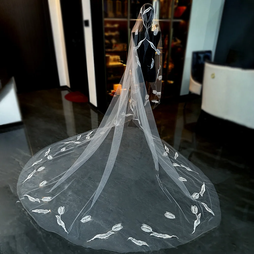 

2025 Wedding Veil tulip Applique Long 3.5*2.5m Ivory Bridal Veil Applique Decorations Wedding Accessories