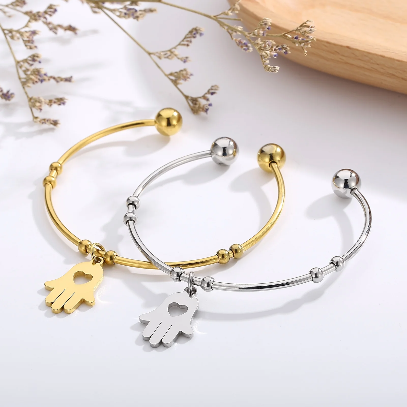 Versatile Minimalist Cuff Bangle Set Mother's Day Gift Simple Bracelet Classic Guitar Love Heart Charm for Best Friend Gift