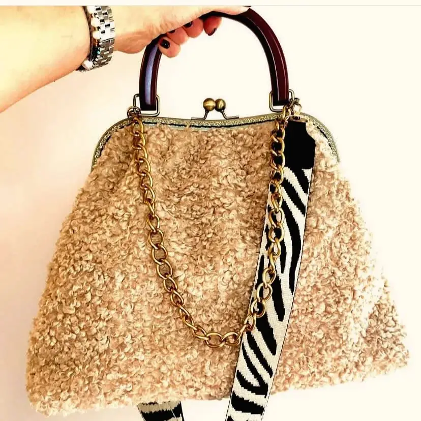 

Lost in Vintage Vintage Antique Bronze Fastener-fermoir and Chain Warm Sheep Evening Clutch Spheres Bohemia Bag Bamboo Handle