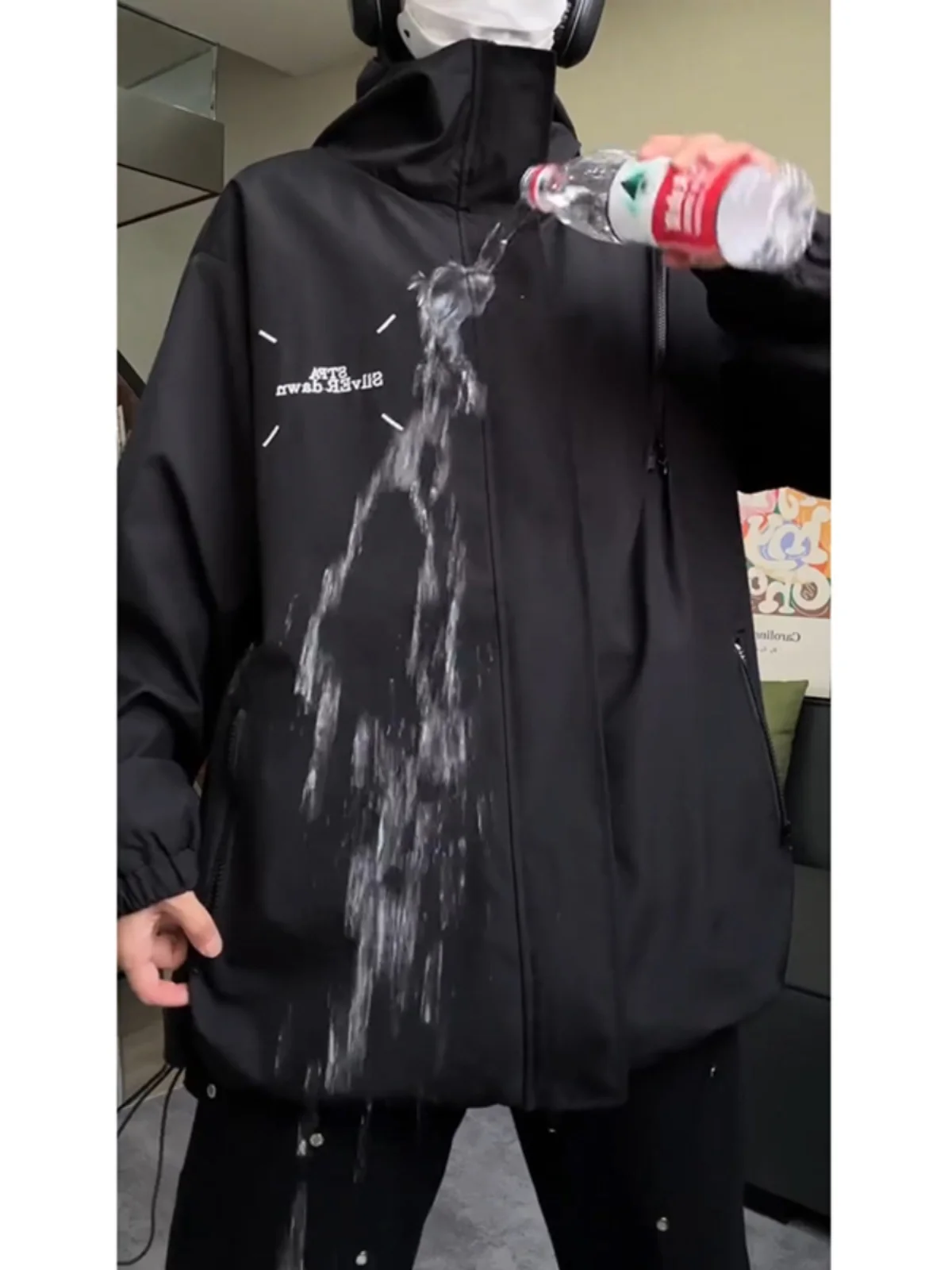 

Youth Men's Tee-in-One Detachable Waterproof Jaet -Proof Hooded Zipper Closure Long Sve Loose Fit Spring Jaet