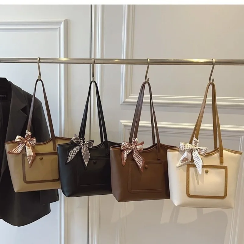 

Fashion Week Designer Tote Bag For Women Luxury Leather Crossbody Handbag Vintage Runway Large Capacity Minimalist Diaper Bag