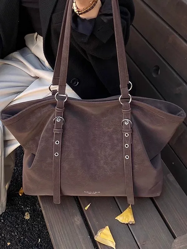 

High-end 2026 New Fashion Retro Women's Oversized Shoulder & Crossbody Bag with Versatile Large Capacity Handheld Tote