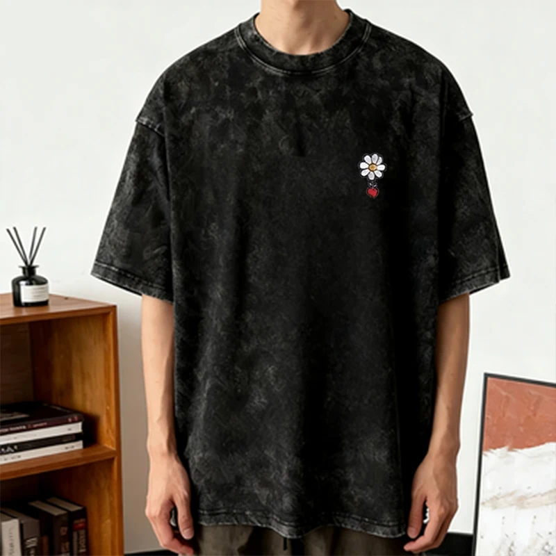 Men's Minimalist T-Shirt with Little Daisy  Heart - Low-Key Casual Round Neck Short Sleeve Top, Machine Washable