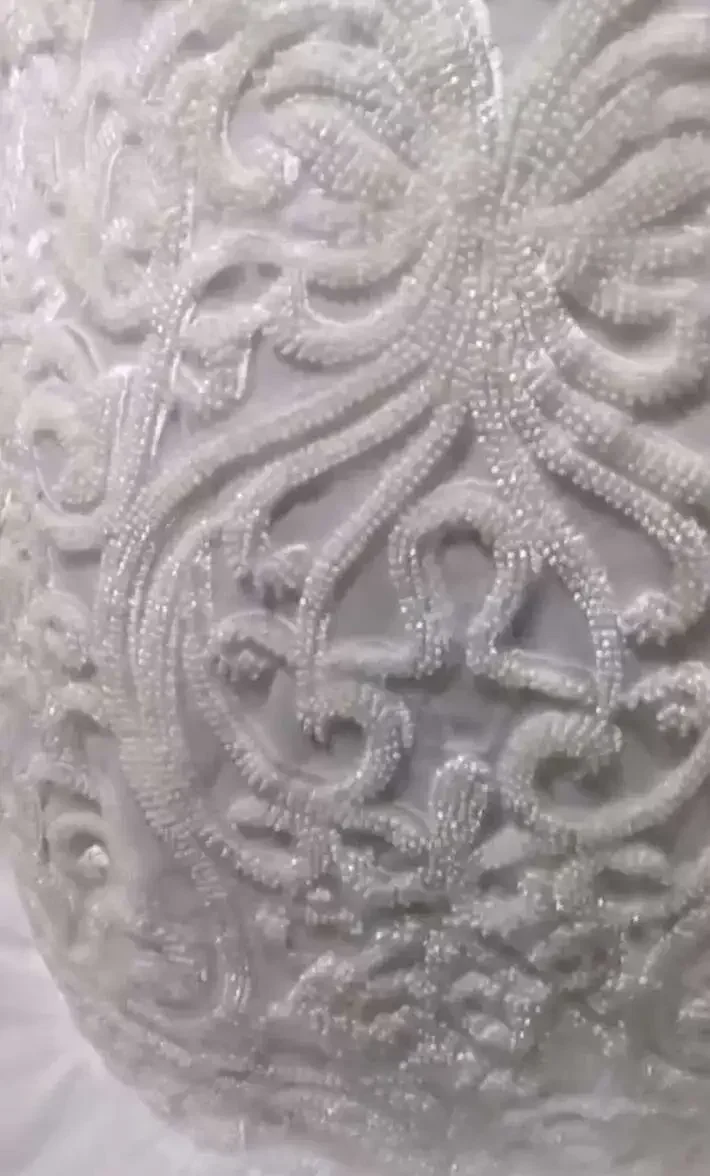 Suknia ślubna syrena z nowoczesnymi, personalizowanymi koralikami i cekinami, Vestido Noiva Casamento, długie rękawy, organza, wielowarstwowe falbany.