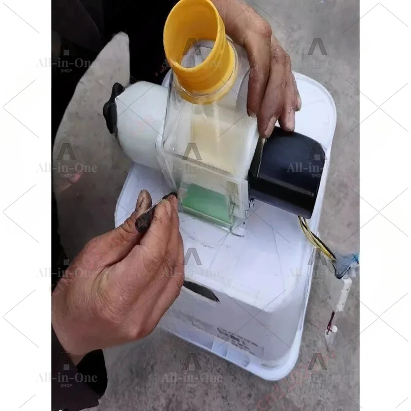 Suitable for automatic feeder to feed chickens and poultry regularly