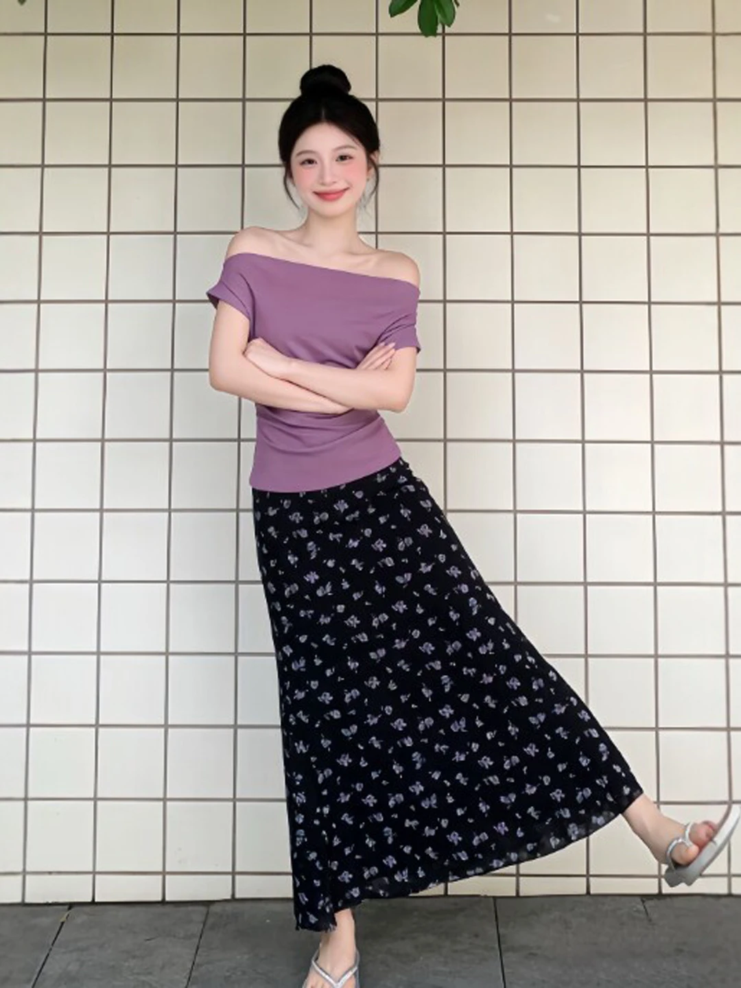 

Chic Korean Style Floral Print One Shoulder Top And Long Skirt Two Piece Set Summer Comfortable Breathable Fashionable Women'...