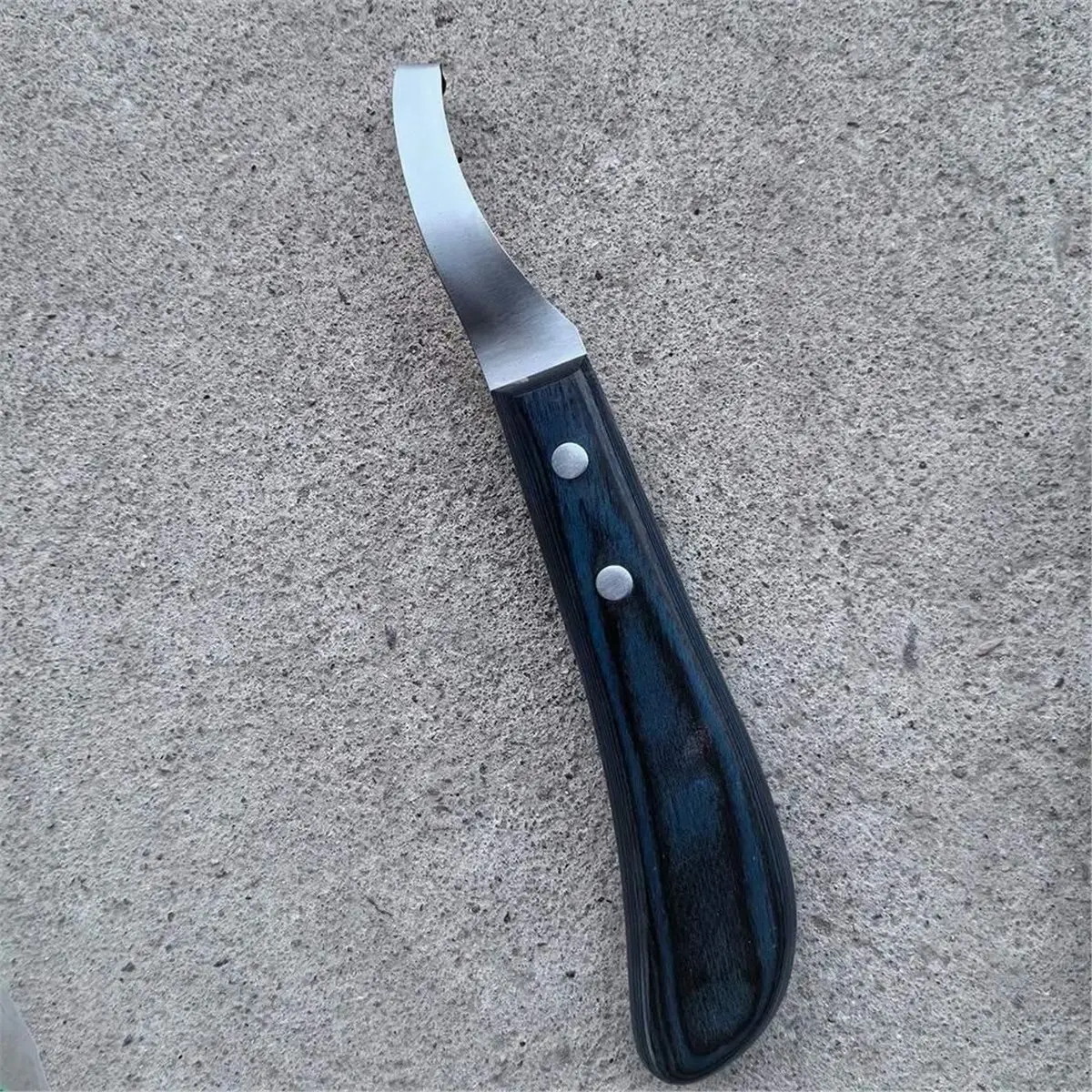 Hoof Knife, Horseshoe Trimming Tool, Single-Edged Right-Handed Hoof Knife, Blue Wooden Handle Hoof Knife