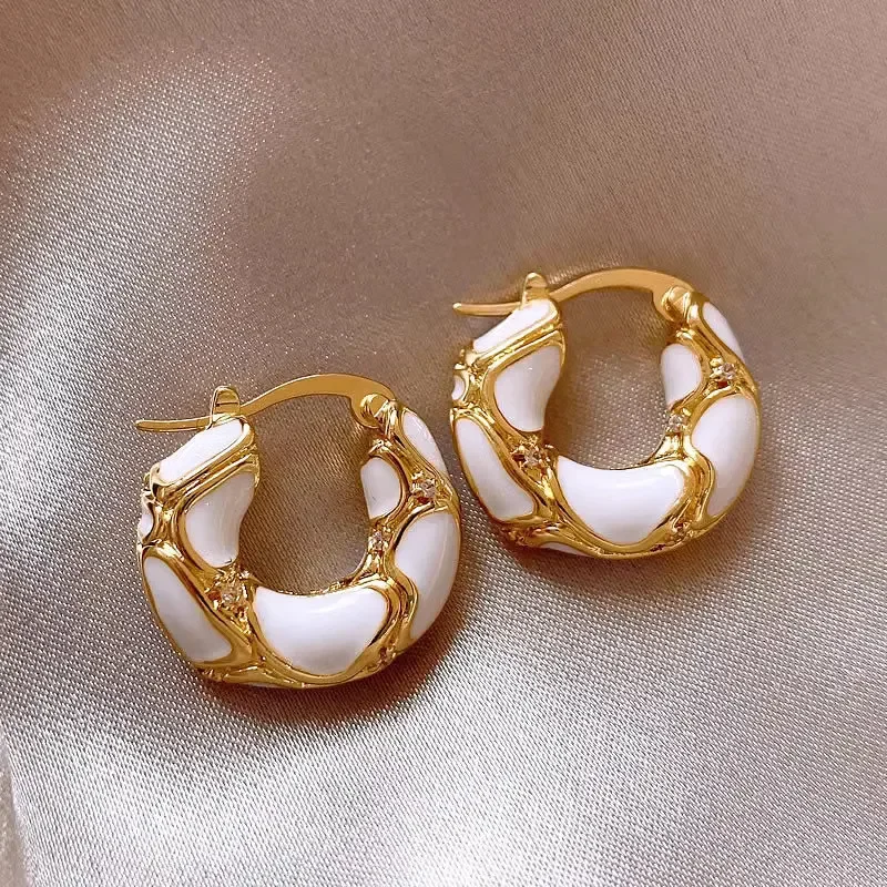 New Vintage Enamel Color Metal Texture Small Hoop Earrings for Women Trendy Gold Plated Statement Ear Buckle Creative Jewelry