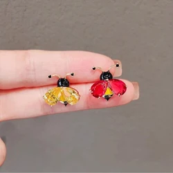 Cute Yellow Red Crystal Little Bee Mini Brooch For Women Kids Gold Color Insect Suits Accessories Exquisite Jewelry Gifts