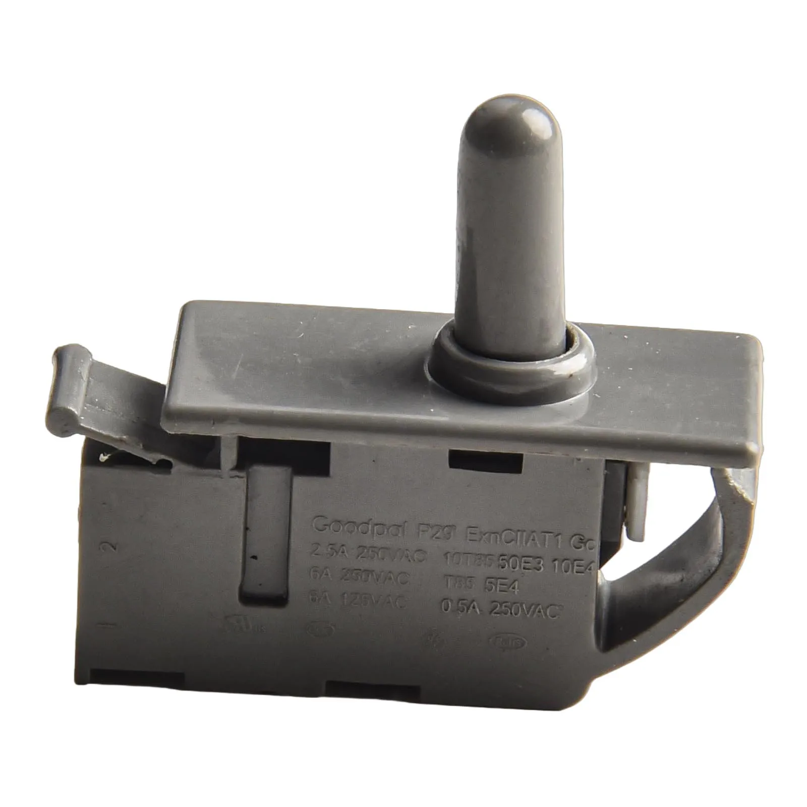 

Easily Replaceable Set of Two and Efficient Refrigeration Lighting Controls with a Standardized Closure Mechanism