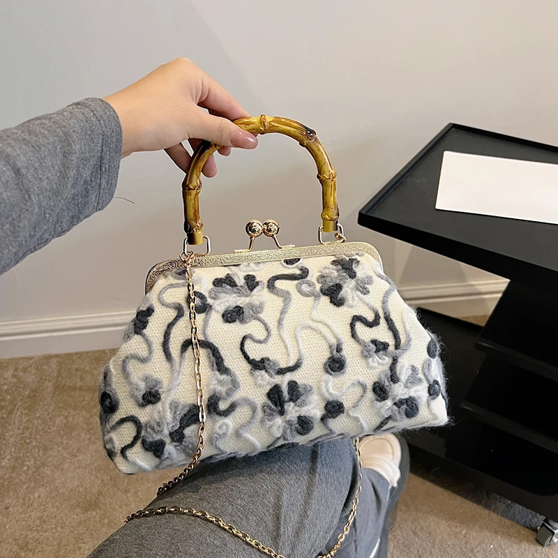 

Elegant Embroidered Shoulder Bag Women Fashion Metal Handle Purse with Long Chain Strap Crossbody Handbag Gift for Ladies wallet