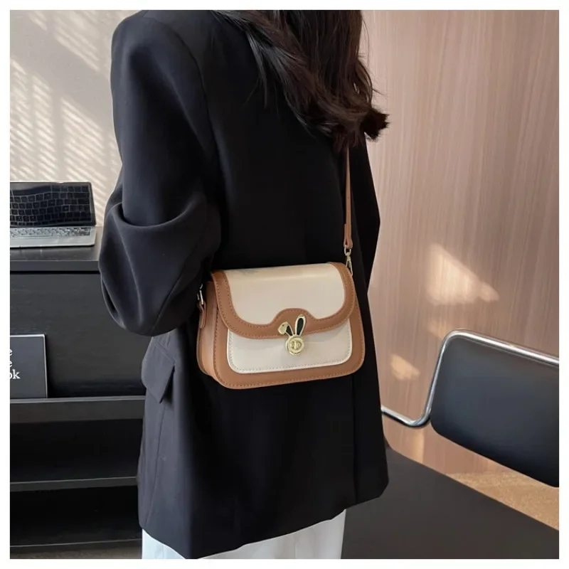 

2023 Fashion Trend New Women's Bag High-Quality Niche Shoulder Crossbody Bag Hot Style Exquisite Popular Small Square Bag