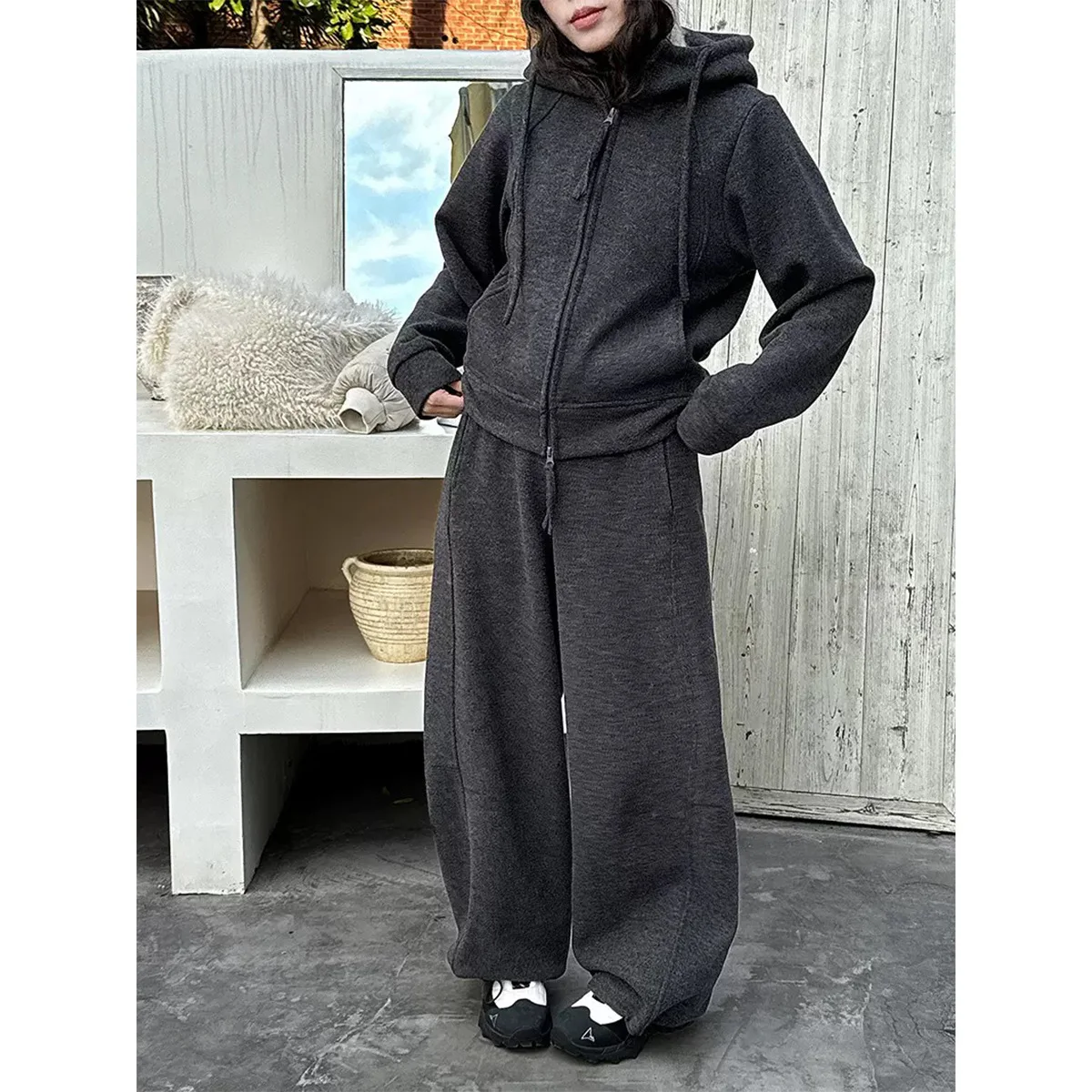 

Luxi Women's Fce Lined Hooded Double Zipper Sweatirt Casual Sportswear Set with Adjustable Cuffed Pants Winter Faion