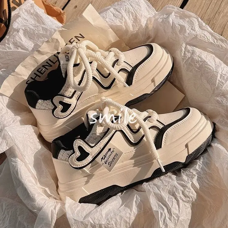 White Sneakers for Women Heart Platform Shoes Sports Tennis Female Flats Casual Vulcanize Korean Spring Summer Footwear