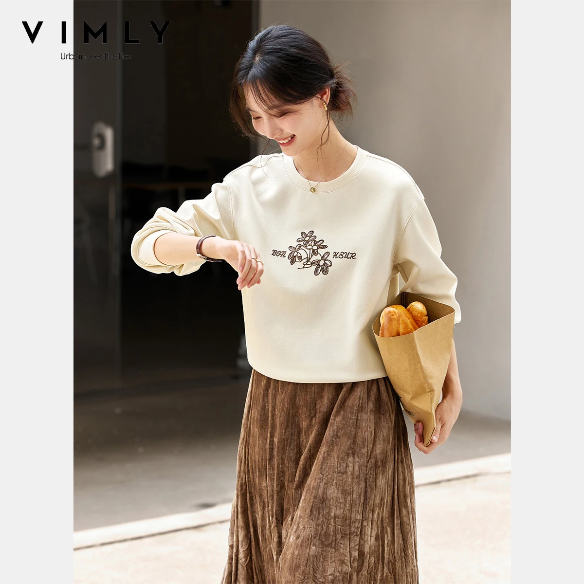 VIMLY Casual Women Sweatshirts Floral Embroider Autumn 2025 Apricot Knitted Female Sweatshirt Sporty Round Neck Ladies Top A2197