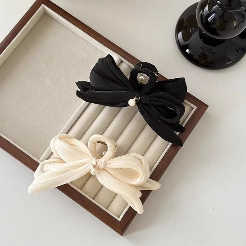 

2025 New French Elegant Pearl Bow Clip for Women's Summer Simple Temperament Back of The Head Hair Shark Clip Headpiece