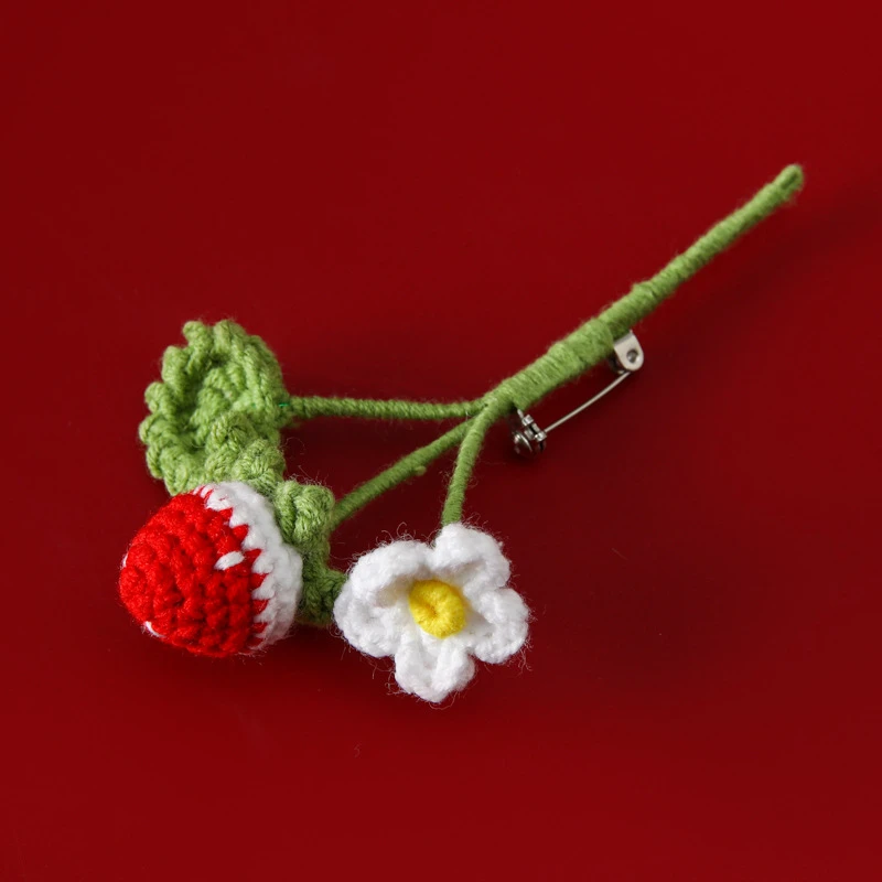 Handmade Wool Crocheted Strawberry Brooch Clothing Decoration Handmade Artificial Flower Red Pink 10 Branches 4cmx10cm