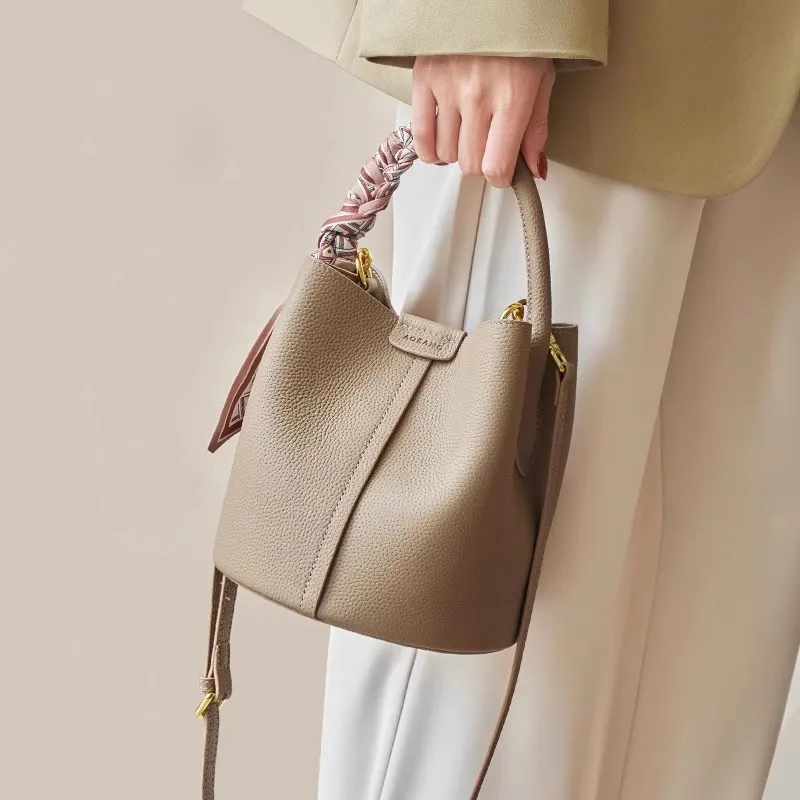 

Women's Messenger Bag Made Of Marigold-Patterned Leather Featuring High-End Paris Casual Neat Daily Look​