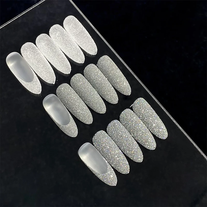 この3点セットには、カラフルなラインストーングリッター、超高輝度のネイルポリッシュ、虹色のレーザーパウダー、ミラーパウダーが含まれています。 毎