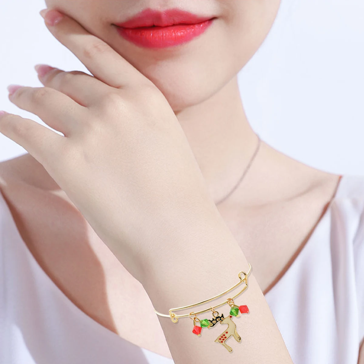 

6pcs Christmas Bracelet Set Santa Claus Snowman Elk Xmas Tree Pendants Gold Plated Metal Jewelry For Women Men Xmas Party