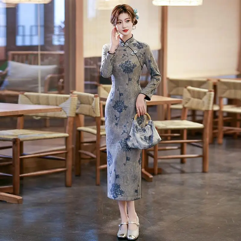 

Новое китайское утепленное платье для повседневной носки, улучшенное по теплоте, для мам, осень-зима 2025, с длинным рукавом, миди...