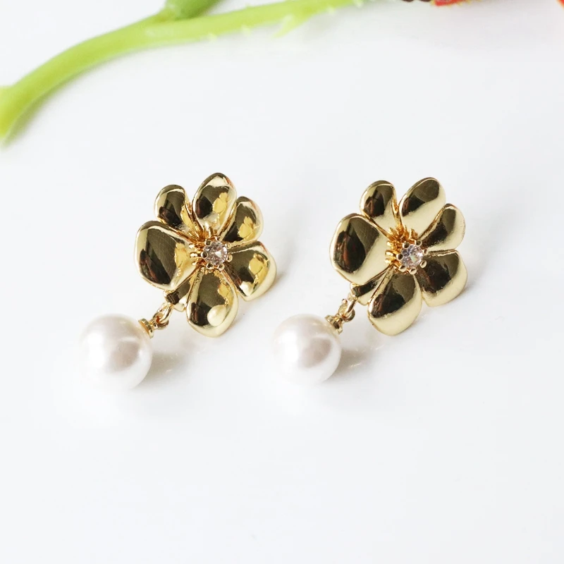 5Pair/Pearl Pendant Gold Color Flower Shaped Earrings Necklace For Women Fashion Personality Flower Earrings Party Daily Jewelry