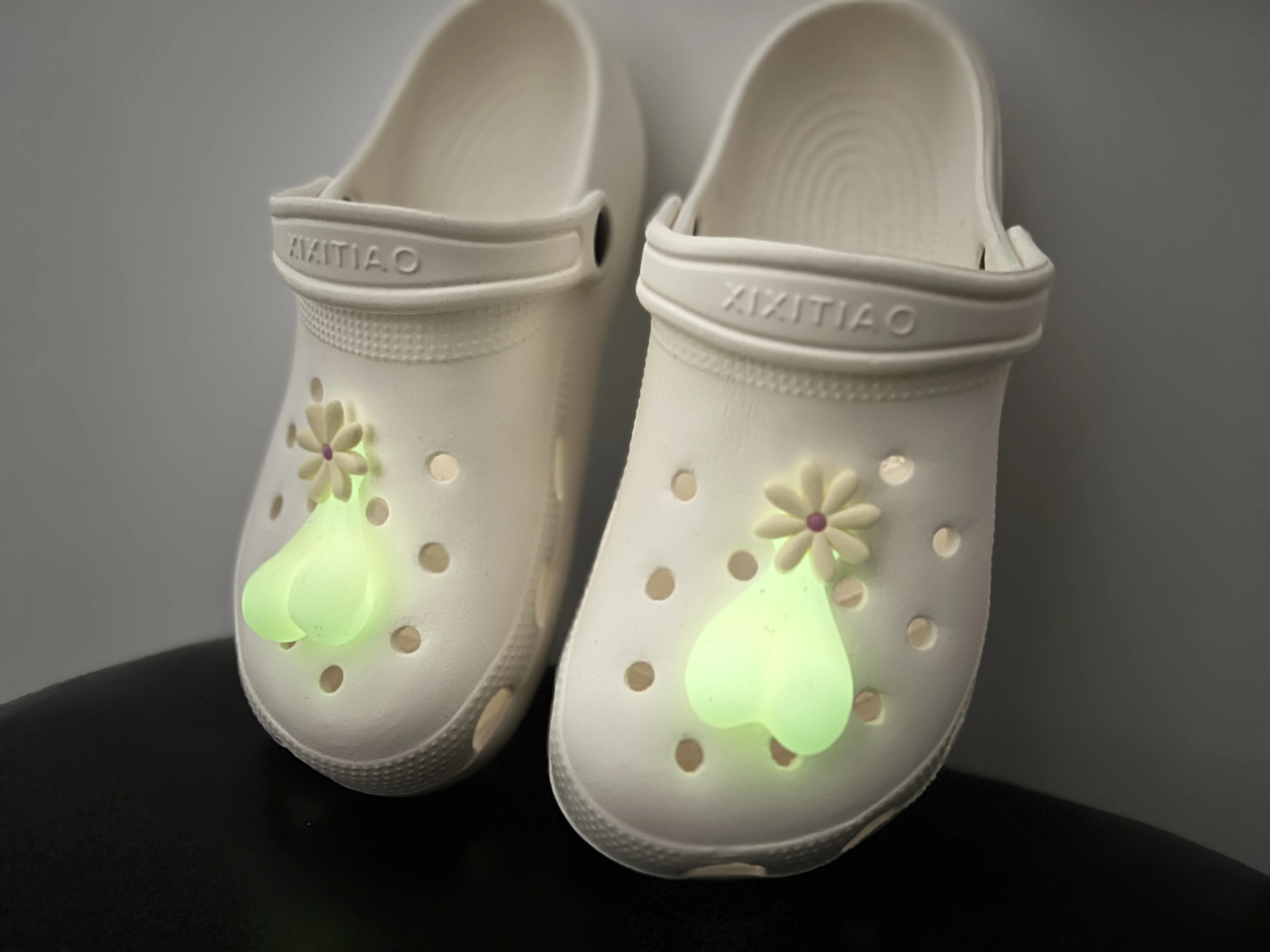 

PVC garden shoe buckle with egg, fluorescent shoe flower pendant, soft decoration