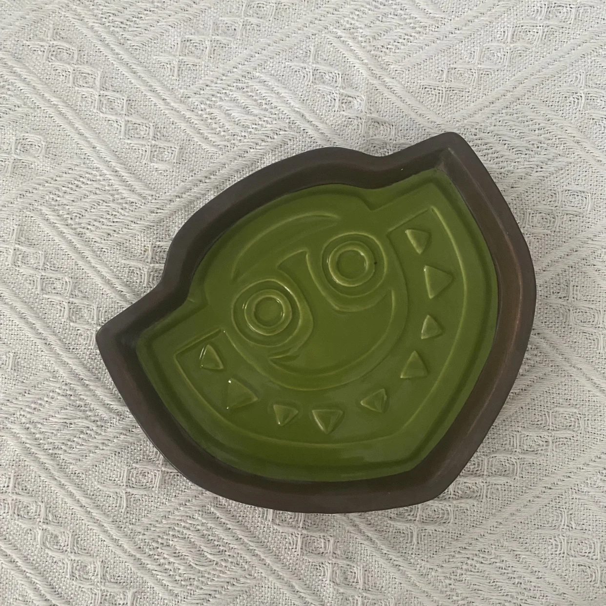 

Creative modeling ceramic dim sum small plate relief plate household personalized creative dried fruit plate little monster