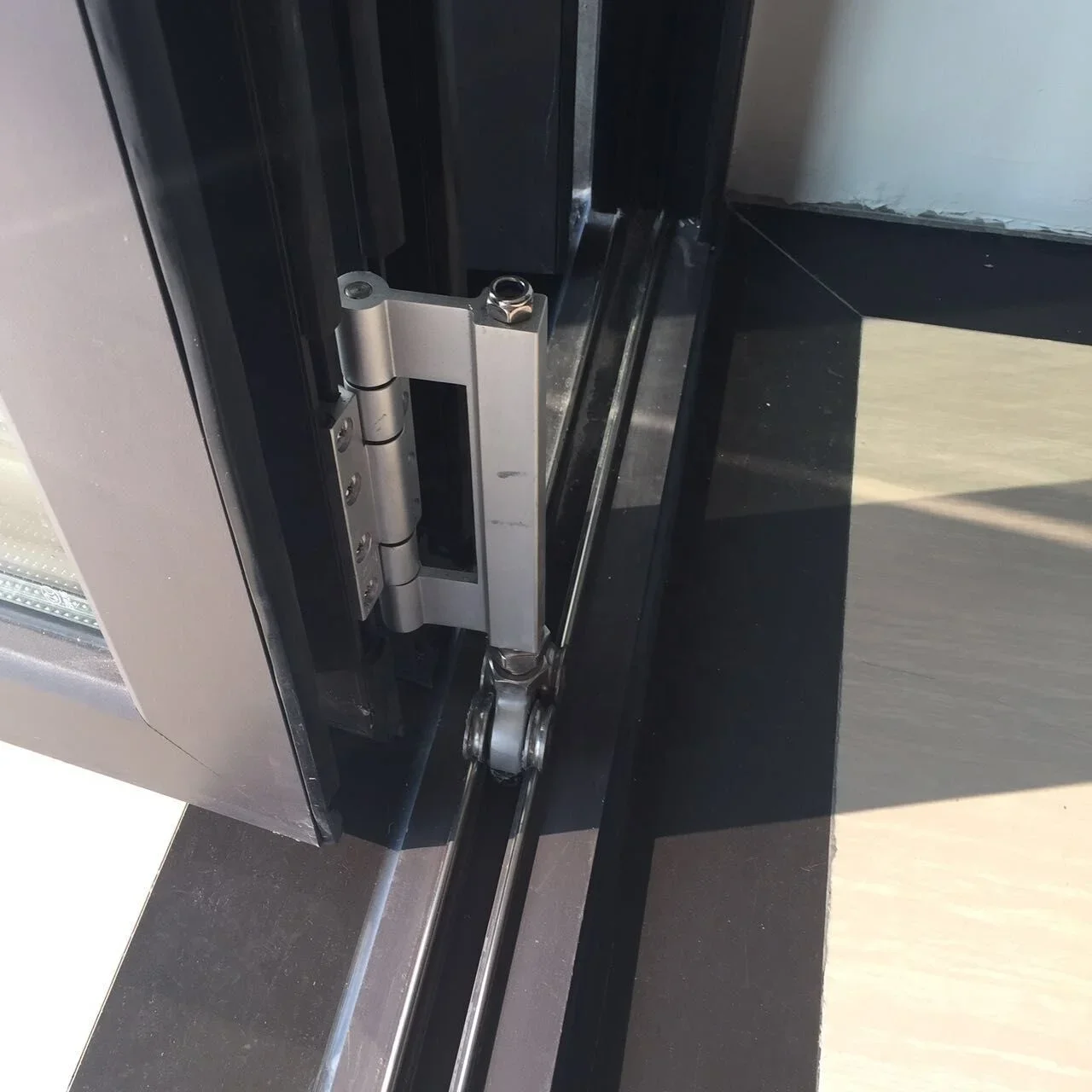 Hot Selling Veranda Exterior Glass Sliding Patio Bi-Folding Aluminum Bi Folding Door