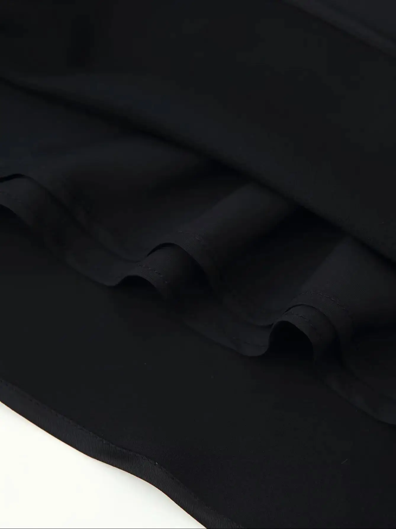 Damska europejska elegancka jedwabna satynowa koszulka na ramiączkach z koronką, vintage czarna bluzka z dekoltem w serek, na imprezę, z rozcięciem na plecach, bez rękawów.