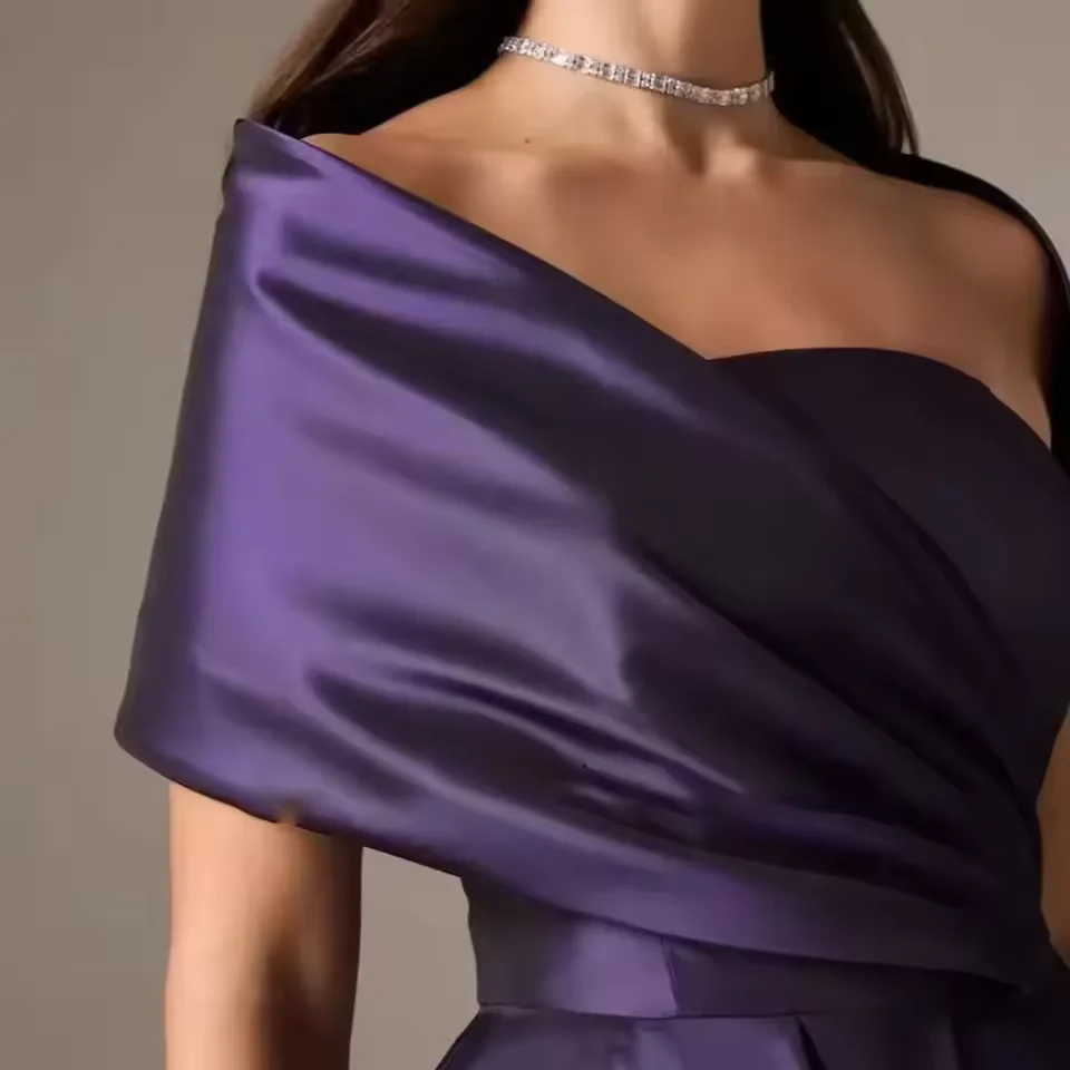 فساتين سهرة رسمية من الساتان الأرجواني مخصصة قبالة الكتف على شكل حرف a مطوي بطول الأرض فستان الحفلات فساتين أم العروس #3