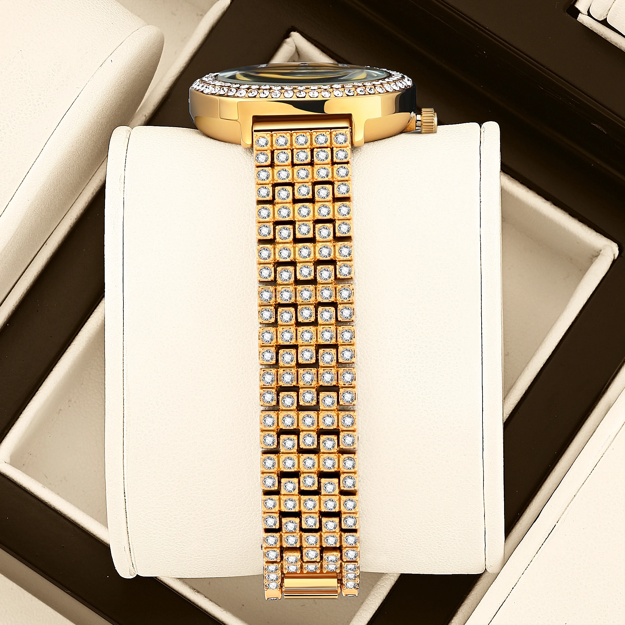 Women's Quartz Watch with Diamond-Set Dial description 3