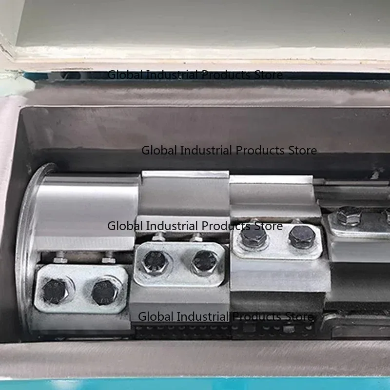 

Large Industrial Plastic Crusher 2.2KW Powerful Multi-Function Low Noise Small Fast Powder Machine for Household Use