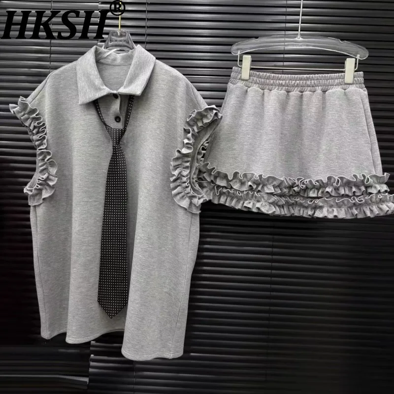 

HKSH Summer New Women American High Street Ruffled Turn-down Collar Sleeveless Top Elastic Waist Shor Skirt Two-piece Set HK7843