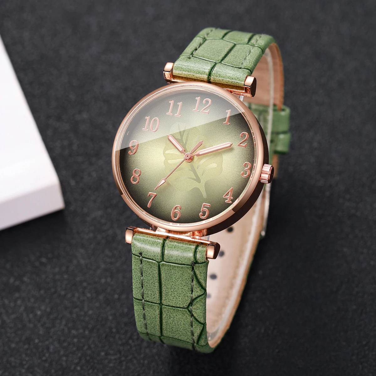 

Fashion Leaf Dial Women Quartz Watch Simple Leather Strap Ladies Wristwatches Reloj Mujer Girls Clock Gift (Without Box)