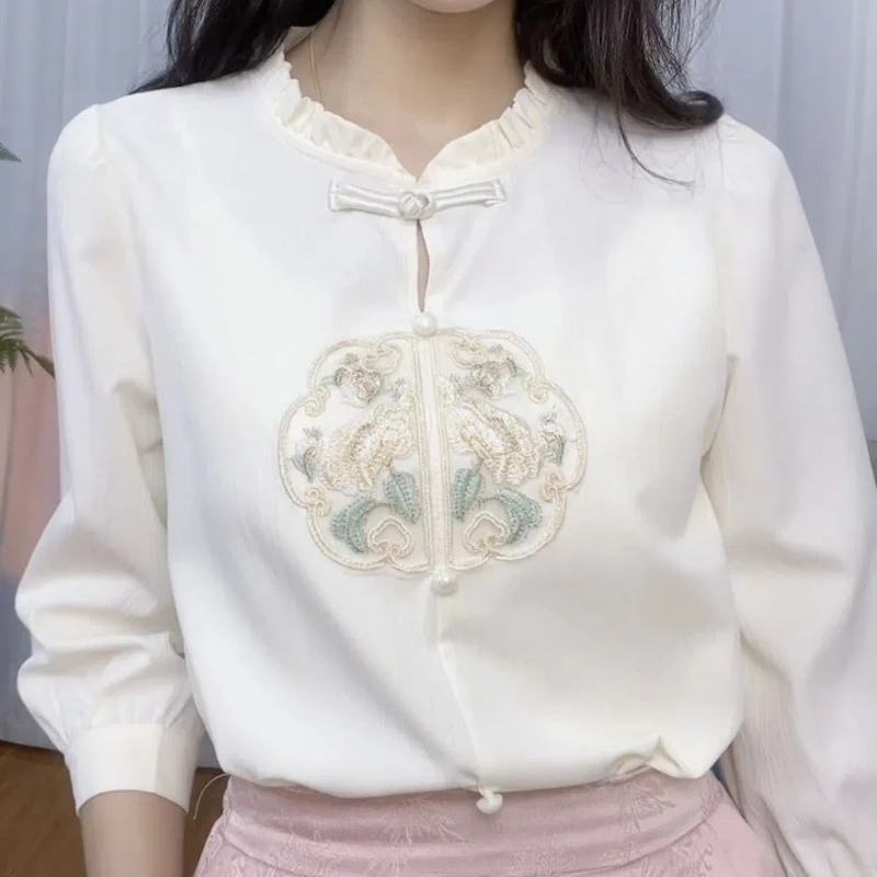 New Chinese Style Embroidery with Seven Quarter Sleeves, Exuding a Fashionable and Slimming Vibe in Spring and Autumn Blouse