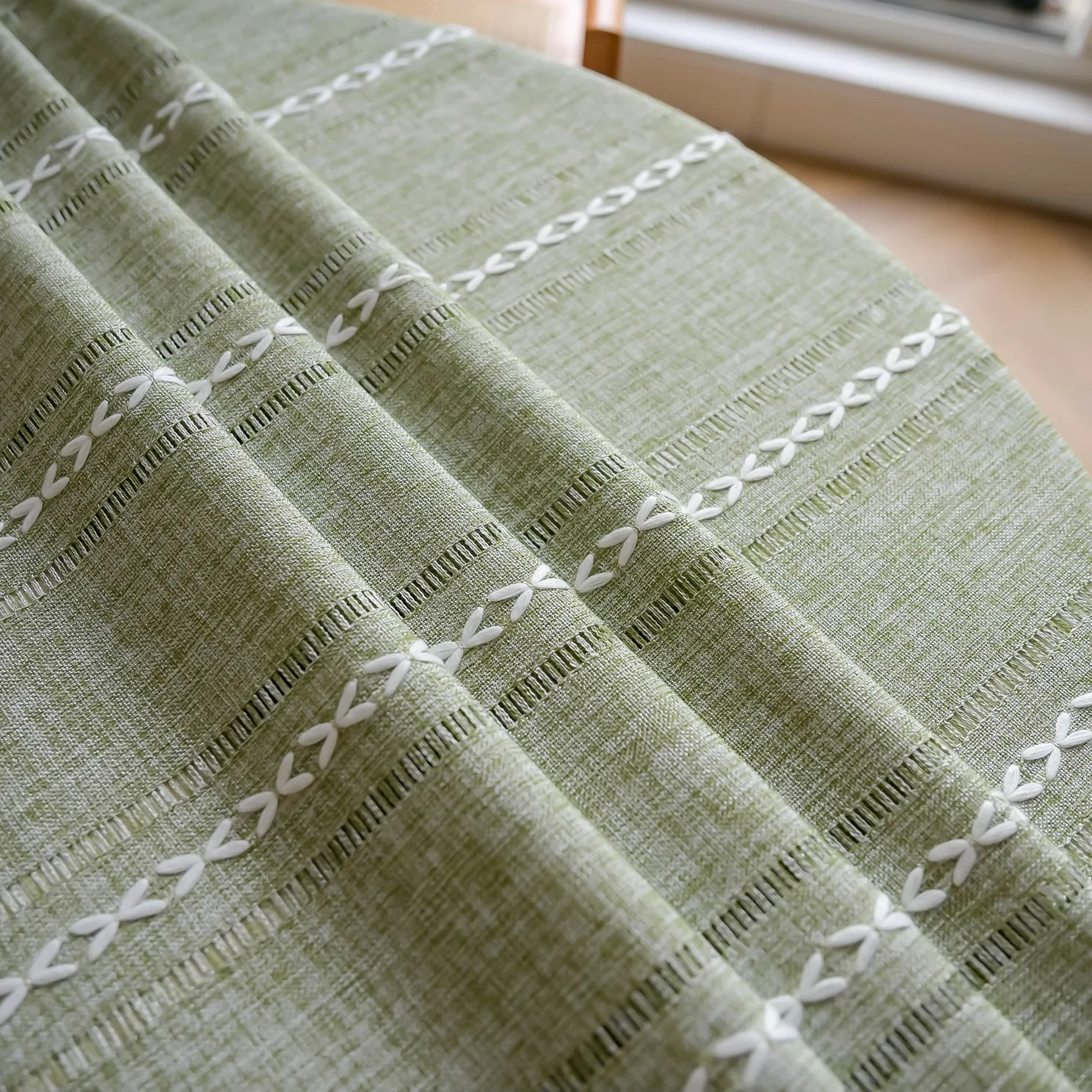 Thumbnail 4 - #50 Popular Table Linens Choices