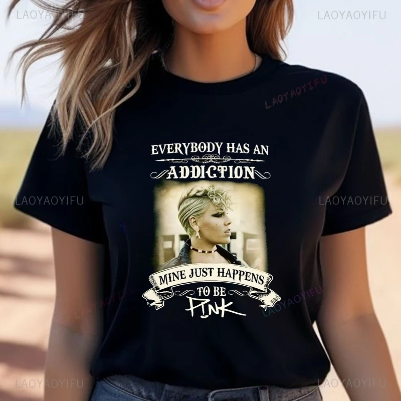 

Famous Singer P! Nk Classic Poster Print Women's Fashion Shirt,Everyday Casual Street Wear,New Women's Top Short-sleeved T-shirt