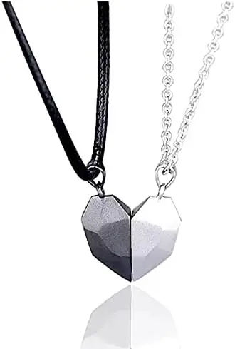 

2Pcs Magnetic Heart Pendant Necklace for Couples, Elegant Faceted Charm Gift for Women, Valentine's Day Durable Design