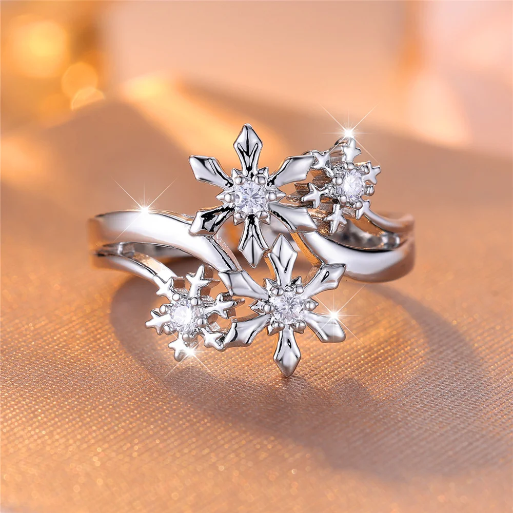 Cute Female White Zircon Stone Snowflake Finger Ring Vintage Silver Color Wedding Band Bridal Jewelry For Women