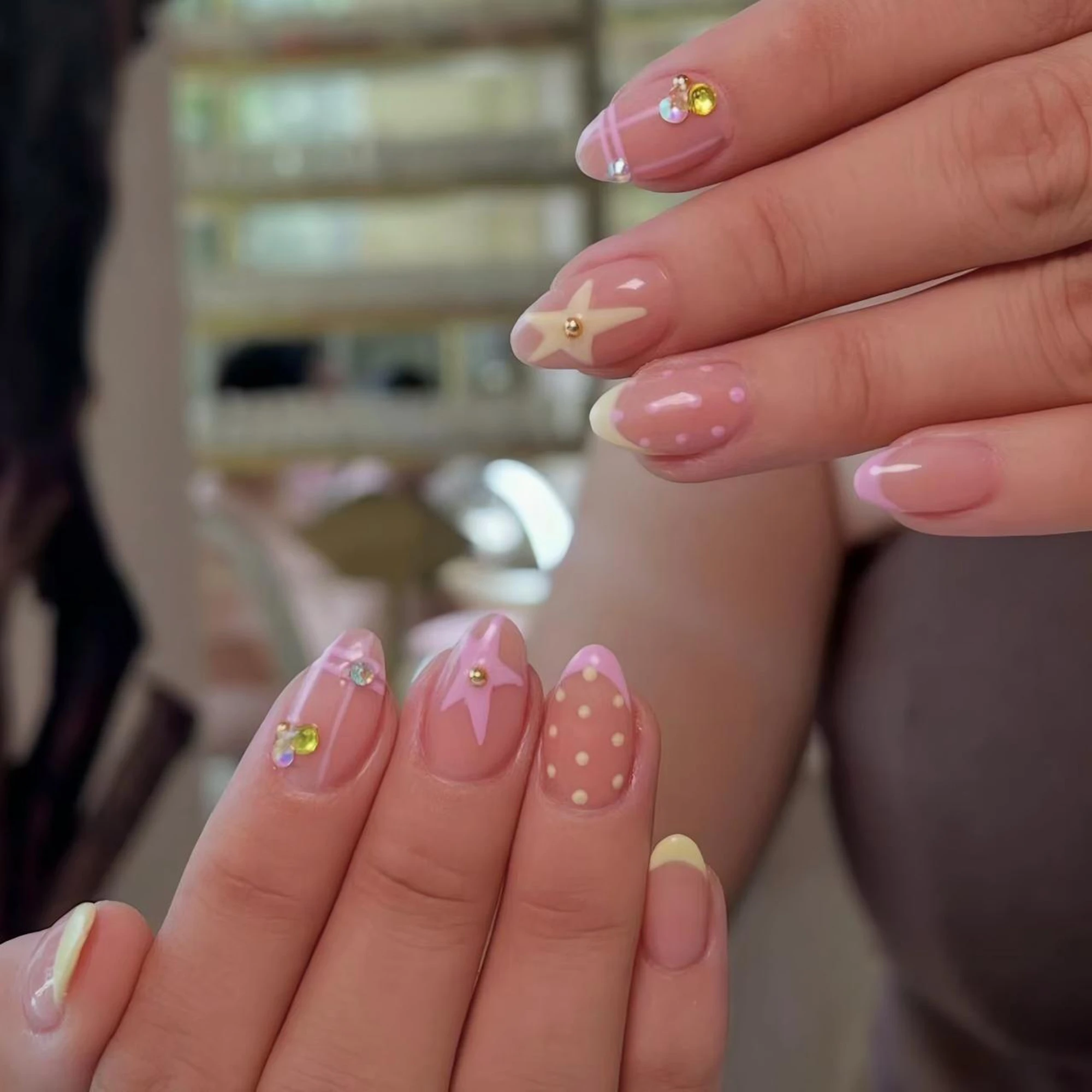Press On Nails Easy Application False Nail Tips for Party Wedding Macaron Pink Yellow Plaid Star Rhinestone Art Set 24pcs