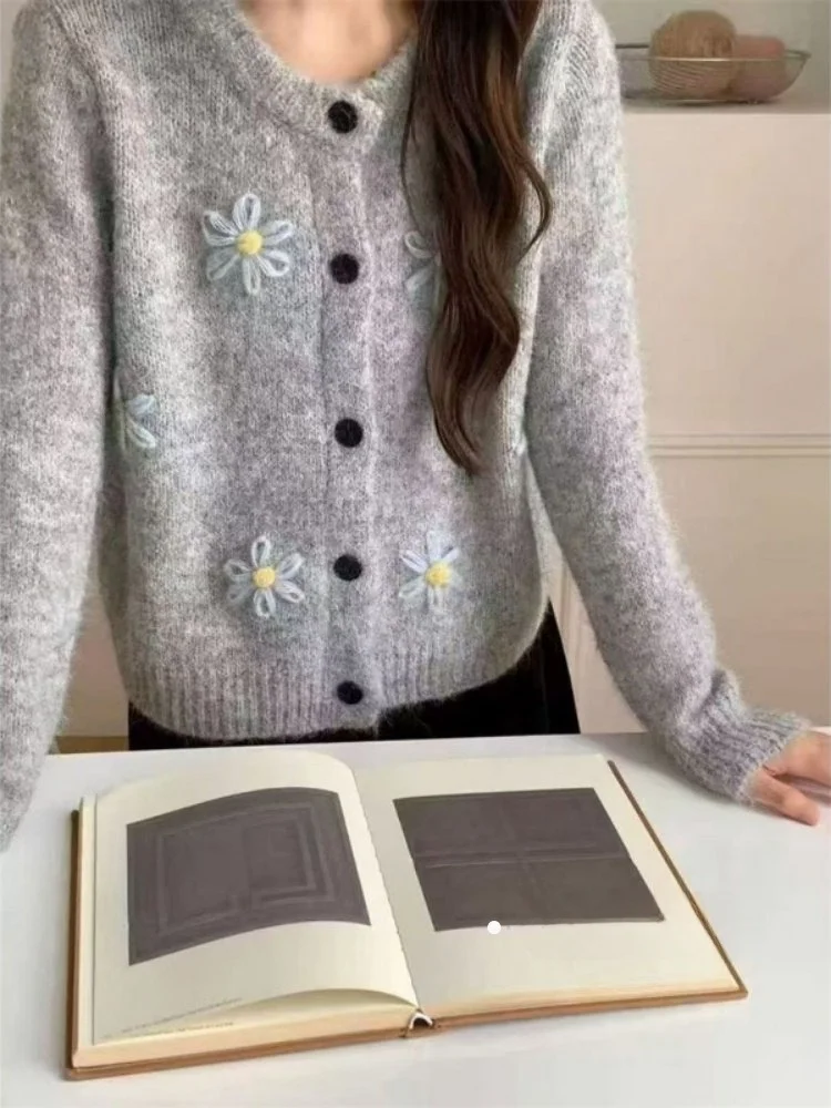 

Женский вязаный кардиган с 3D-цветами, приталенный, весенний дизайн, теплый, мягкий, средней плотности вязки, топ