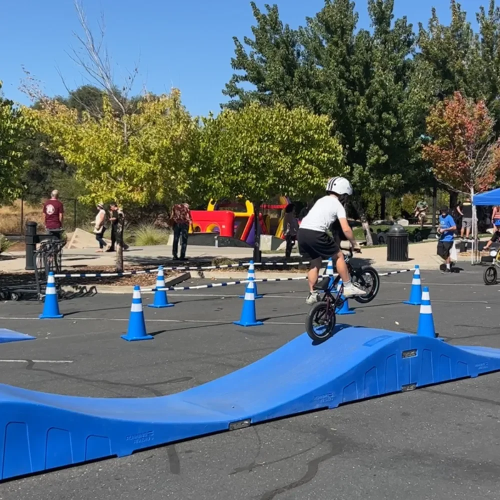 Portable Plastic Modular Pump Track New Style Pump Cycle 2 Other Sports Entertainment Products for Exercise Bike Skateboard BMX