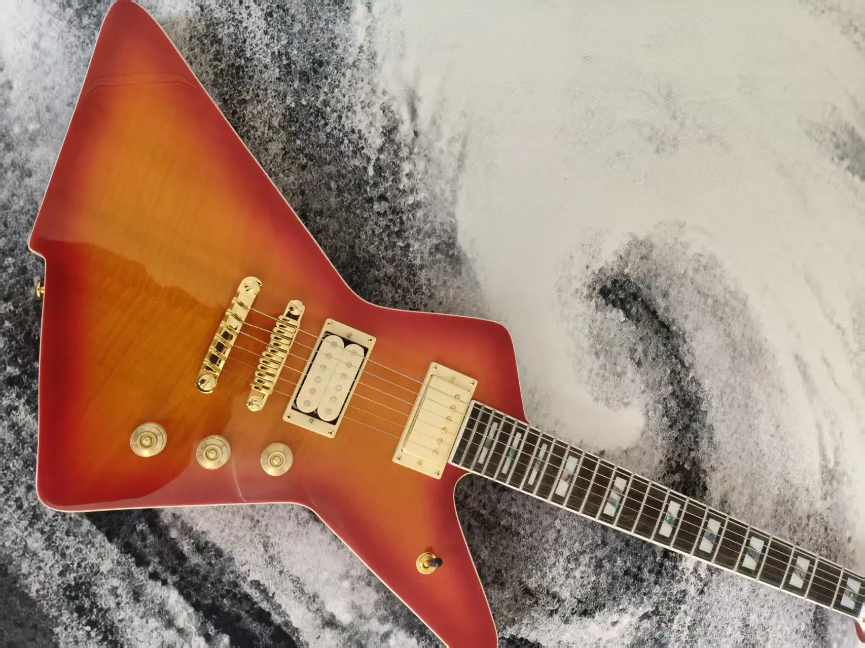 6 String Solid Body Electric Guitar, Sunburst Flame Maple Top, Gold Hardware, Dual Humbucker Pickups, Fixed Bridge for H