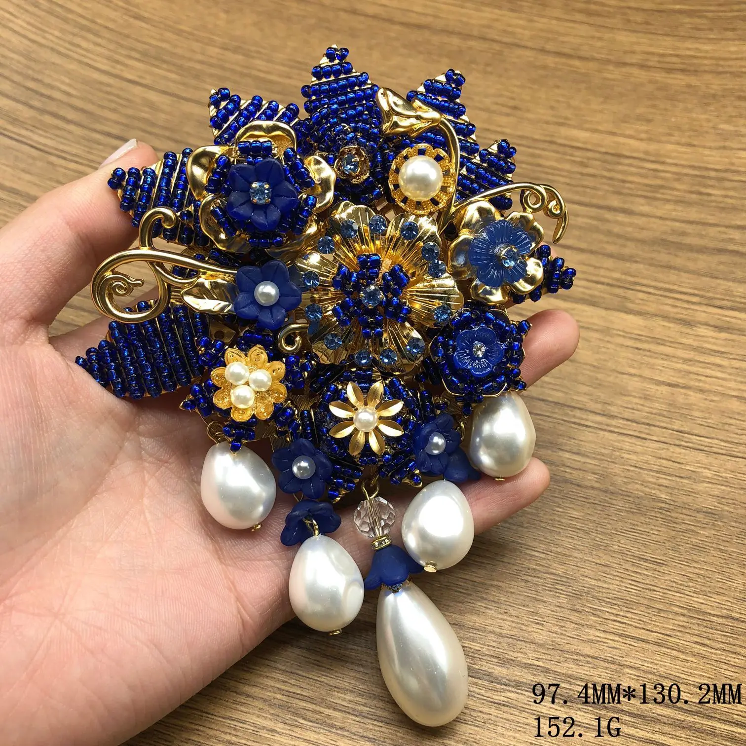 Heavy industry  three-dimensional glass blue beads brooch inlaid diamonds woven flowers brooch handcraft jewelry