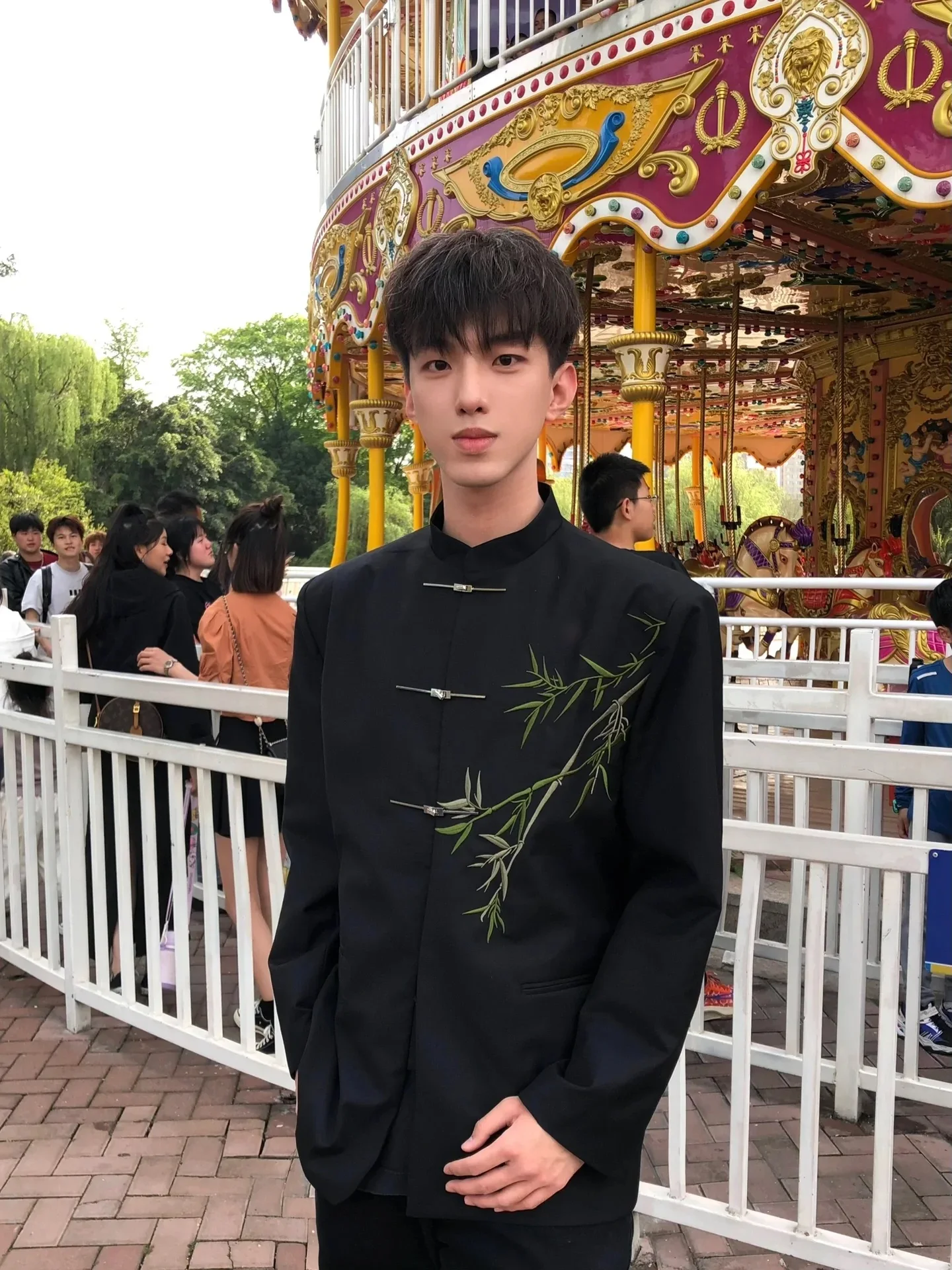 

New Chinese Sle Stand Collar Men's Jaet Embroidered Bamboo Casual Suit Coat Summer Polyester Fiber Long Sve Single Button