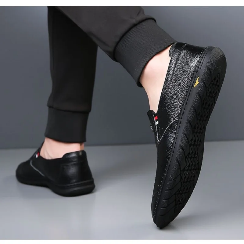 Men Spring and Autumn New Leather Shoes Breathable Men Business Casual Shoes Soft Bottom Soft Surface Flat Bottom Driving Shoes