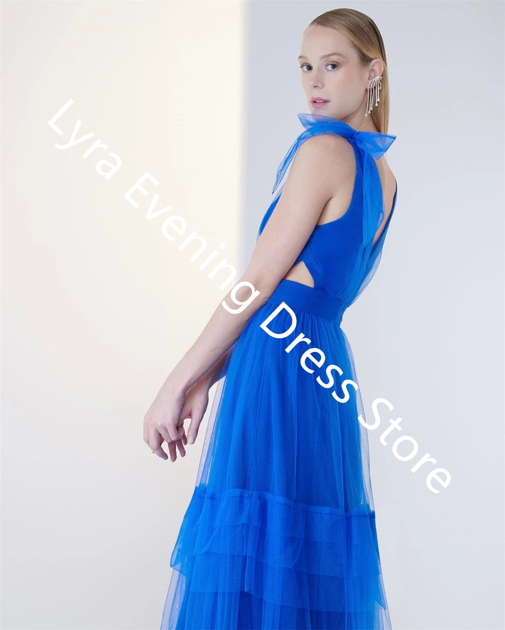 Customized Temperament Blue Tulle Evening Dress V-Neck Cap Sleeve Sleeveless Celebrity Gowns High Quality Bespoke Occasion Gowns