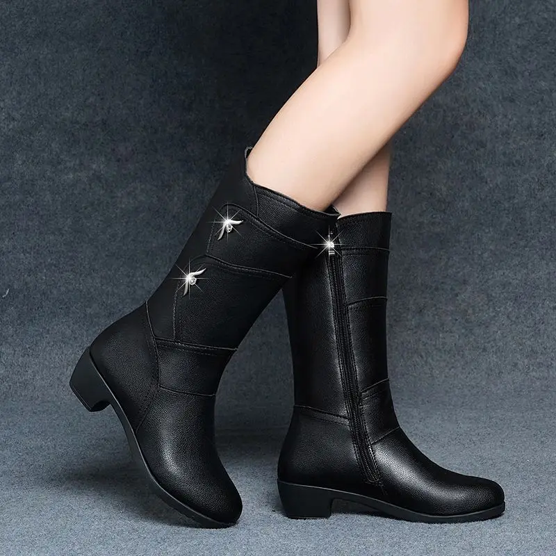 

Кожаные туфли до середины икры на среднем каблуке с круглым носком, женские демисезонные шикарные и элегантные рабочие туфли Gyaru 2025 года, новые полувысокие сапоги для женщин